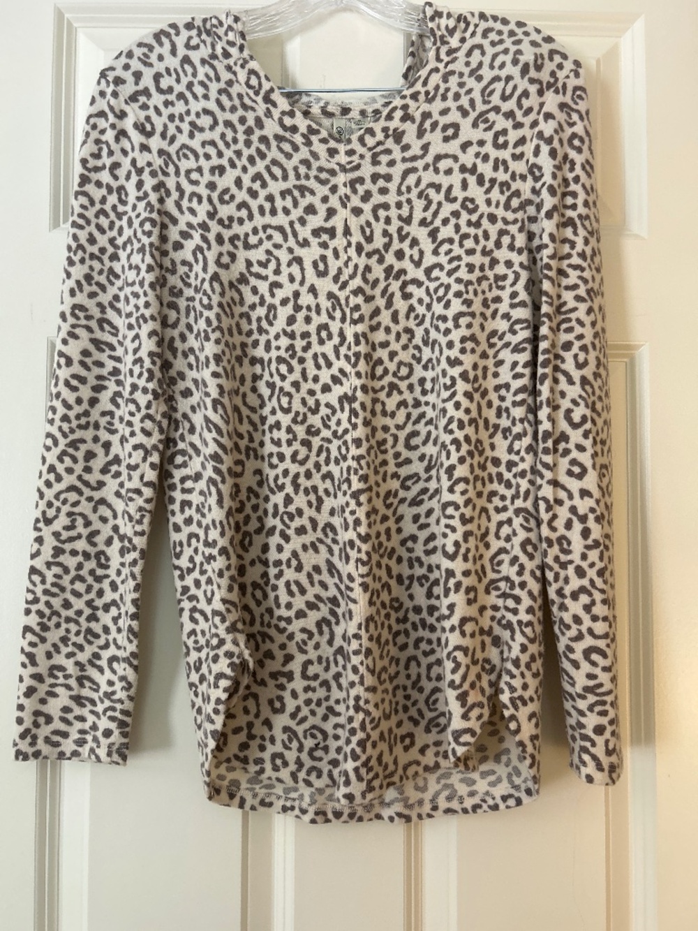 Women’s Versona cheetah top